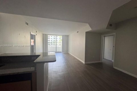 Condominio en venta en Aventura, Florida, 2 dormitorios, 99.68 m2 № 2171700 - foto 8