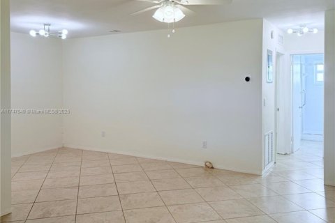 Condominio en venta en Lighthouse Point, Florida, 1 dormitorio, 63.17 m2 № 1863516 - foto 10