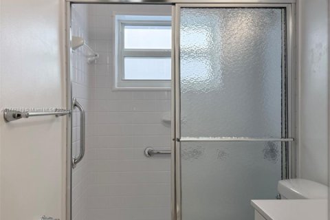 Condominio en venta en Lighthouse Point, Florida, 1 dormitorio, 63.17 m2 № 1863516 - foto 12