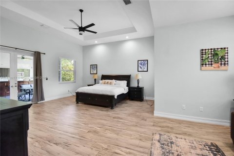 House in Southwest Ranches, Florida 4 bedrooms, 348.57 sq.m. № 1788865 - photo 20