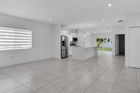 Villa ou maison à louer à Miami, Floride: 3 chambres, 169.73 m2 № 1968500 - photo 7