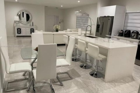 Villa ou maison à louer à Miami, Floride: 3 chambres, 169.73 m2 № 1968500 - photo 15