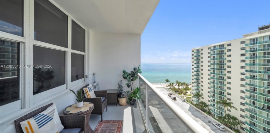 Condo in Hollywood, Florida, 1 bedroom  № 2069543
