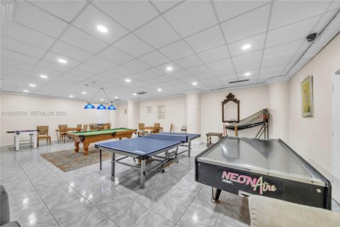 Condo in Hollywood, Florida, 1 bedroom  № 2069543 - photo 26