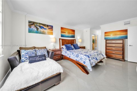 Condo in Hollywood, Florida, 1 bedroom  № 2069543 - photo 13
