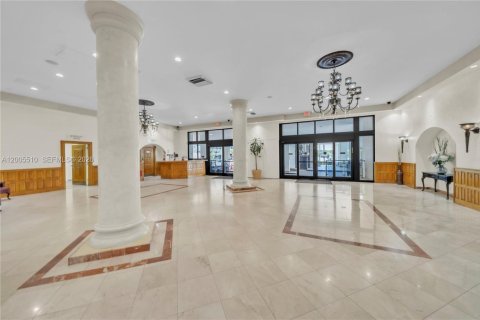 Condo in Hollywood, Florida, 1 bedroom  № 2069543 - photo 22