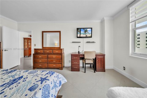 Condo in Hollywood, Florida, 1 bedroom  № 2069543 - photo 14