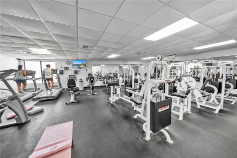 Condo in Hollywood, Florida, 1 bedroom  № 2069543 - photo 23