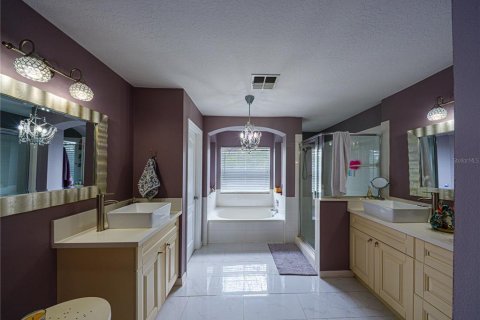 Villa ou maison à vendre à Orlando, Floride: 5 chambres, 227.98 m2 № 2431639 - photo 16