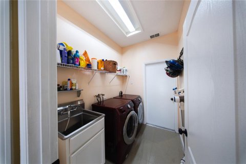 Villa ou maison à vendre à Orlando, Floride: 5 chambres, 227.98 m2 № 2431639 - photo 21