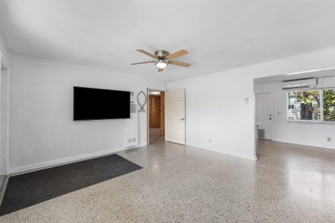 Villa ou maison à vendre à Lantana, Floride: 3 chambres, 110.55 m2 № 2245896 - photo 7
