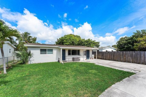 Villa ou maison à vendre à Lantana, Floride: 3 chambres, 110.55 m2 № 2245896 - photo 3