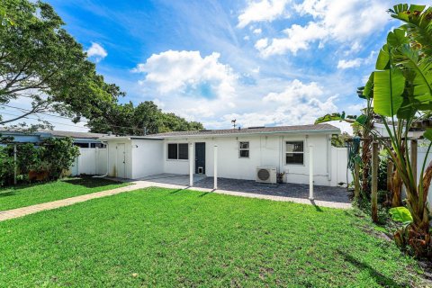 Villa ou maison à vendre à Lantana, Floride: 3 chambres, 110.55 m2 № 2245896 - photo 22