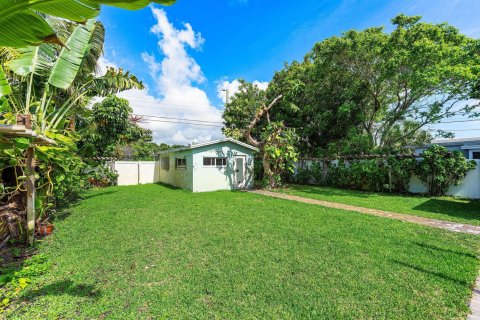 Villa ou maison à vendre à Lantana, Floride: 3 chambres, 110.55 m2 № 2245896 - photo 25