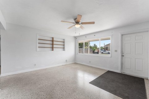 Villa ou maison à vendre à Lantana, Floride: 3 chambres, 110.55 m2 № 2245896 - photo 5