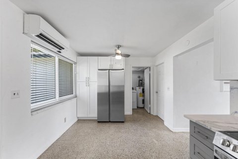 Villa ou maison à vendre à Lantana, Floride: 3 chambres, 110.55 m2 № 2245896 - photo 11