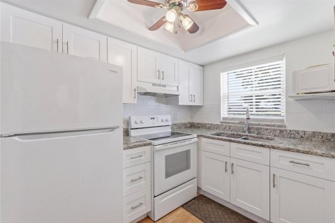 Купить кондоминиум в Окои, Флорида 10 комнат, 90.77м2, № 2211776 - фото 2