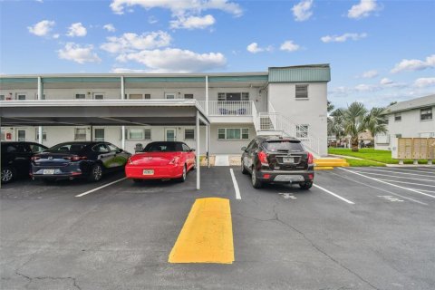 Condo in Saint Petersburg, Florida, 2 bedrooms  № 1845044 - photo 20