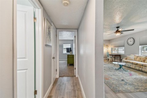 Condo in Saint Petersburg, Florida, 2 bedrooms  № 1845044 - photo 12