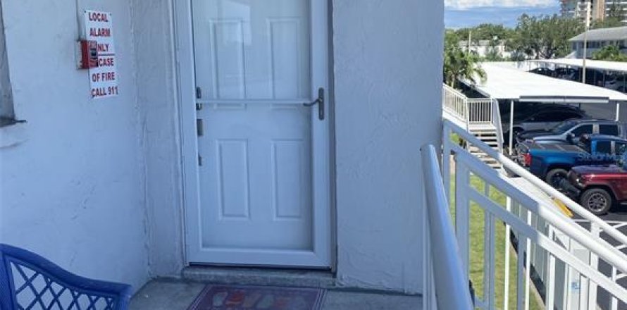 Condo in Saint Petersburg, Florida, 2 bedrooms  № 1845044