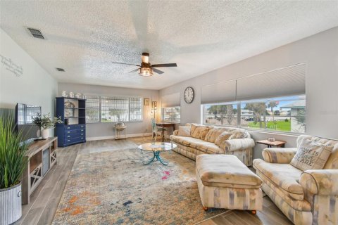 Condo in Saint Petersburg, Florida, 2 bedrooms  № 1845044 - photo 9
