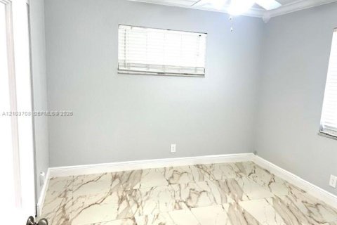 Villa ou maison à louer à Davie, Floride: 4 chambres, 118.91 m2 № 2411802 - photo 19