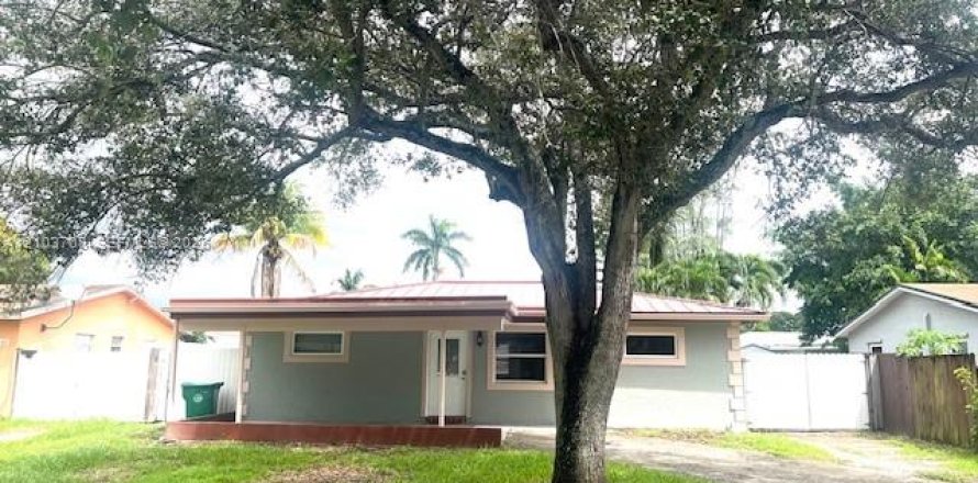 Villa ou maison à Davie, Floride 4 chambres, 118.91 m2 № 2411802