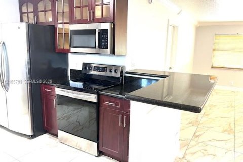 Villa ou maison à louer à Davie, Floride: 4 chambres, 118.91 m2 № 2411802 - photo 13