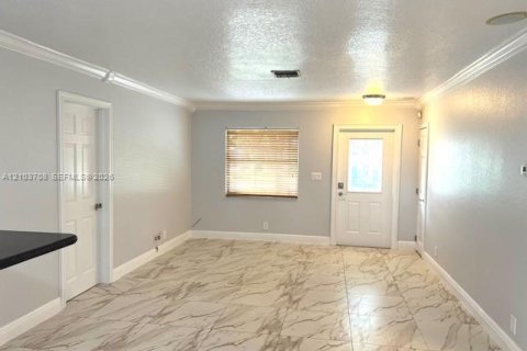 Villa ou maison à louer à Davie, Floride: 4 chambres, 118.91 m2 № 2411802 - photo 7