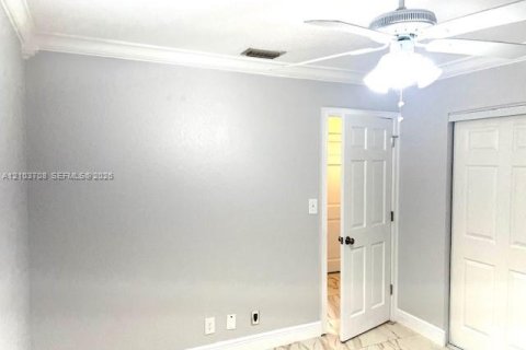Villa ou maison à louer à Davie, Floride: 4 chambres, 118.91 m2 № 2411802 - photo 21