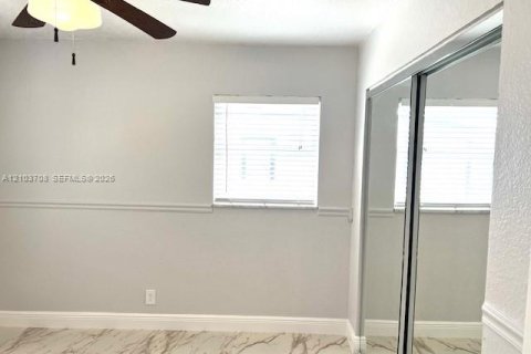 Villa ou maison à louer à Davie, Floride: 4 chambres, 118.91 m2 № 2411802 - photo 22
