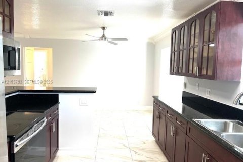 Villa ou maison à louer à Davie, Floride: 4 chambres, 118.91 m2 № 2411802 - photo 14