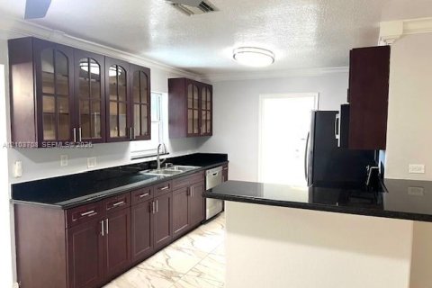 Villa ou maison à louer à Davie, Floride: 4 chambres, 118.91 m2 № 2411802 - photo 11