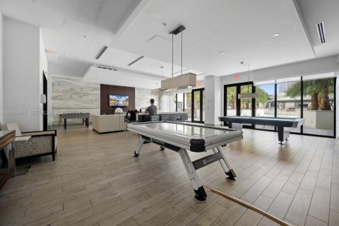Condominio en alquiler en Miami, Florida, 2 dormitorios, 98.85 m2 № 2076606 - foto 25