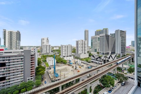 Condominio en alquiler en Miami, Florida, 2 dormitorios, 98.85 m2 № 2076606 - foto 3