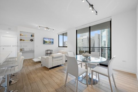 Condominio en alquiler en Miami, Florida, 2 dormitorios, 98.85 m2 № 2076606 - foto 10