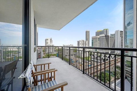 Condominio en alquiler en Miami, Florida, 2 dormitorios, 98.85 m2 № 2076606 - foto 2