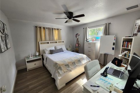 House in Riverview, Florida 4 bedrooms, 230.96 sq.m. № 2128010 - photo 15