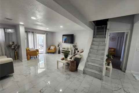House in Riverview, Florida 4 bedrooms, 230.96 sq.m. № 2128010 - photo 9