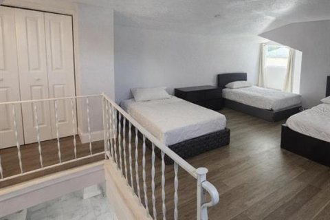 House in Riverview, Florida 4 bedrooms, 230.96 sq.m. № 2128010 - photo 22