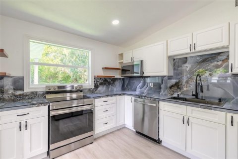 Casa en venta en Daytona Beach, Florida, 2 dormitorios, 77.57 m2 № 1883312 - foto 14