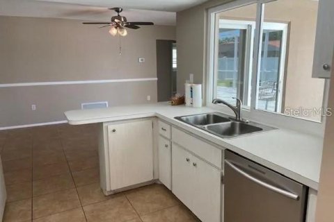 House in Sarasota, Florida 3 bedrooms, 141.3 sq.m. № 2207964 - photo 7