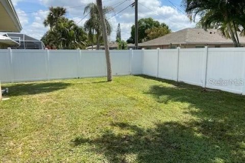 House in Sarasota, Florida 3 bedrooms, 141.3 sq.m. № 2207964 - photo 16