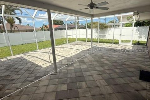 House in Sarasota, Florida 3 bedrooms, 141.3 sq.m. № 2207964 - photo 25