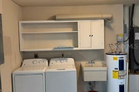 House in Sarasota, Florida 3 bedrooms, 141.3 sq.m. № 2207964 - photo 28