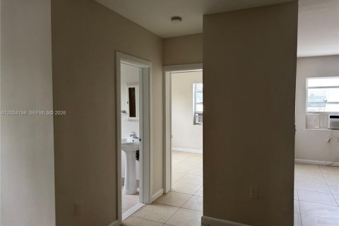 Apartment in Hollywood, Florida 1 bedroom, 2677.81 sq.m. № 2068651 - photo 16