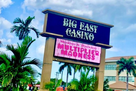 Apartment in Hollywood, Florida 1 bedroom, 2677.81 sq.m. № 2068651 - photo 10