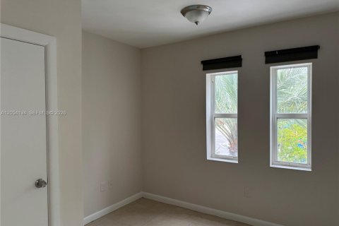 Apartment in Hollywood, Florida 1 bedroom, 2677.81 sq.m. № 2068651 - photo 4