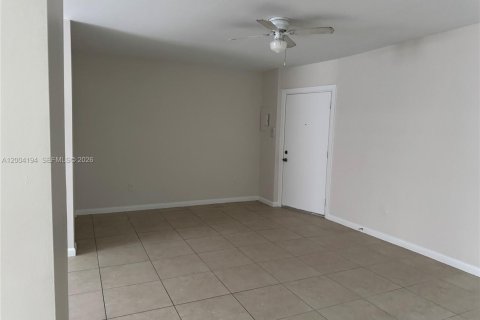 Apartment in Hollywood, Florida 1 bedroom, 2677.81 sq.m. № 2068651 - photo 28
