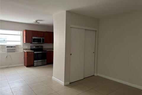Apartment in Hollywood, Florida 1 bedroom, 2677.81 sq.m. № 2068651 - photo 3